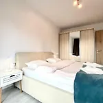 Апартаменти Coresi Nest - Pet Friendly